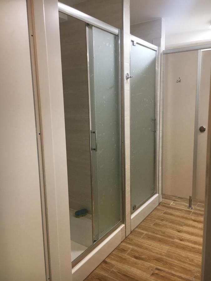 Hostel Opolska 11-19 Wroclaw Ngoại thất bức ảnh